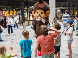 Monchhichi begeistert am Kindertag im duo flagshipstore