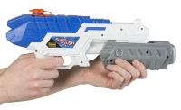Wasserblaster Super Splash 32cm in Blau mit Pumpfunktion und großer Reichweite.
