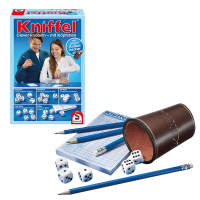 Klassisches Kniffel-Spiel mit Würfeln, Becher und...