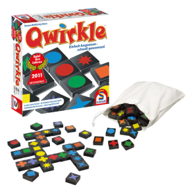 Brettspiel Qwirkle - Sieger des Spiels des Jahres 2011 mit bunten Holzsteinen und einfachem Spielprinzip.