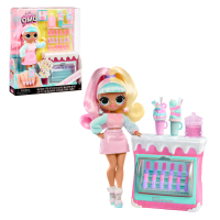 Lila Puppenkopf mit bunter Haarpracht und glitzernden...