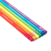 Set mit 6 HB-Bleistiften aus Recycling-Papier mit Legami-Logo.