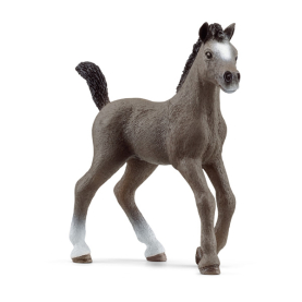 Braunes Schleich Horse Club Selle Français Fohlen Figur aus Kunststoff mit realistischen Details und handbemalter Oberfläche.